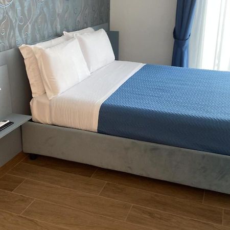 B&B Lungomare Sannazzaro Napoli Bagian luar foto