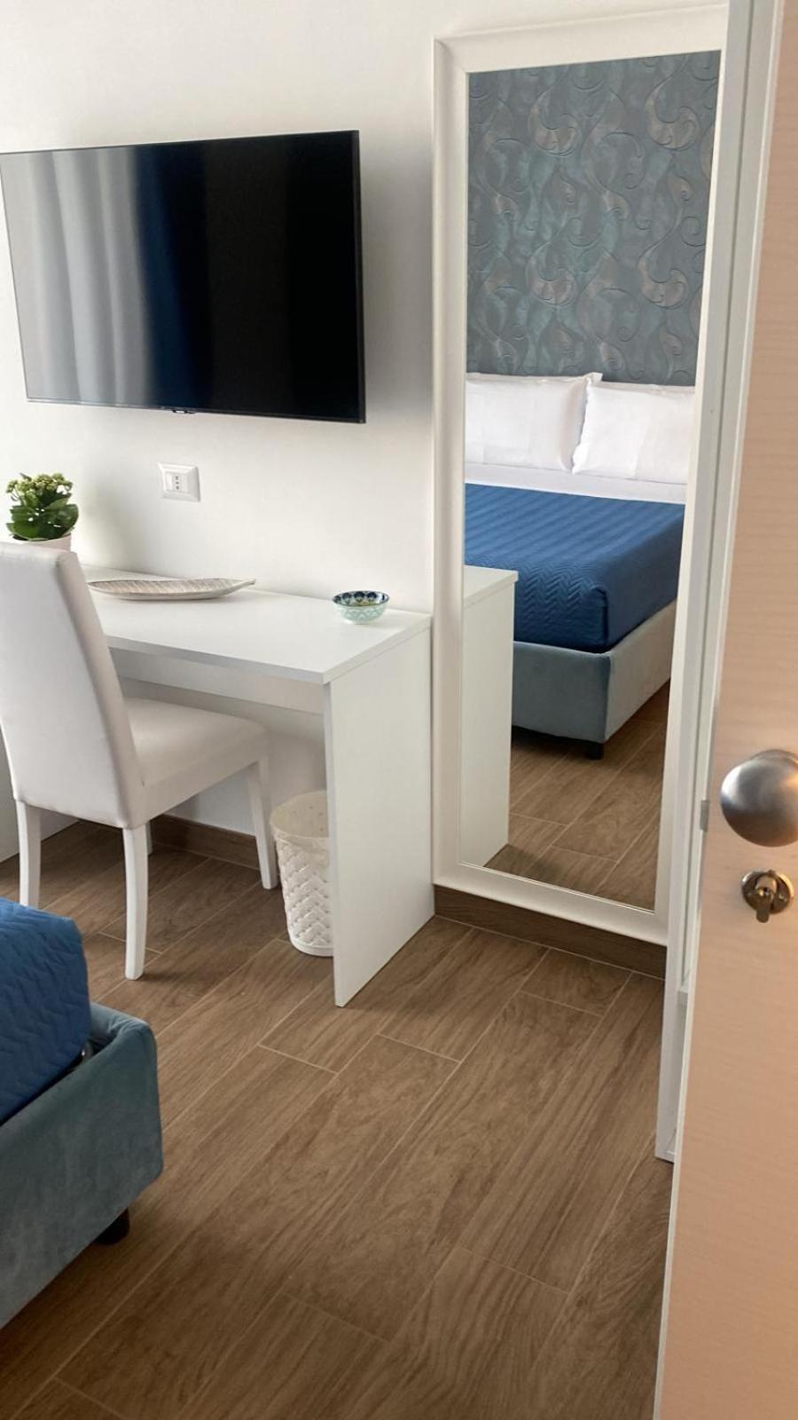 B&B Lungomare Sannazzaro Napoli Bagian luar foto