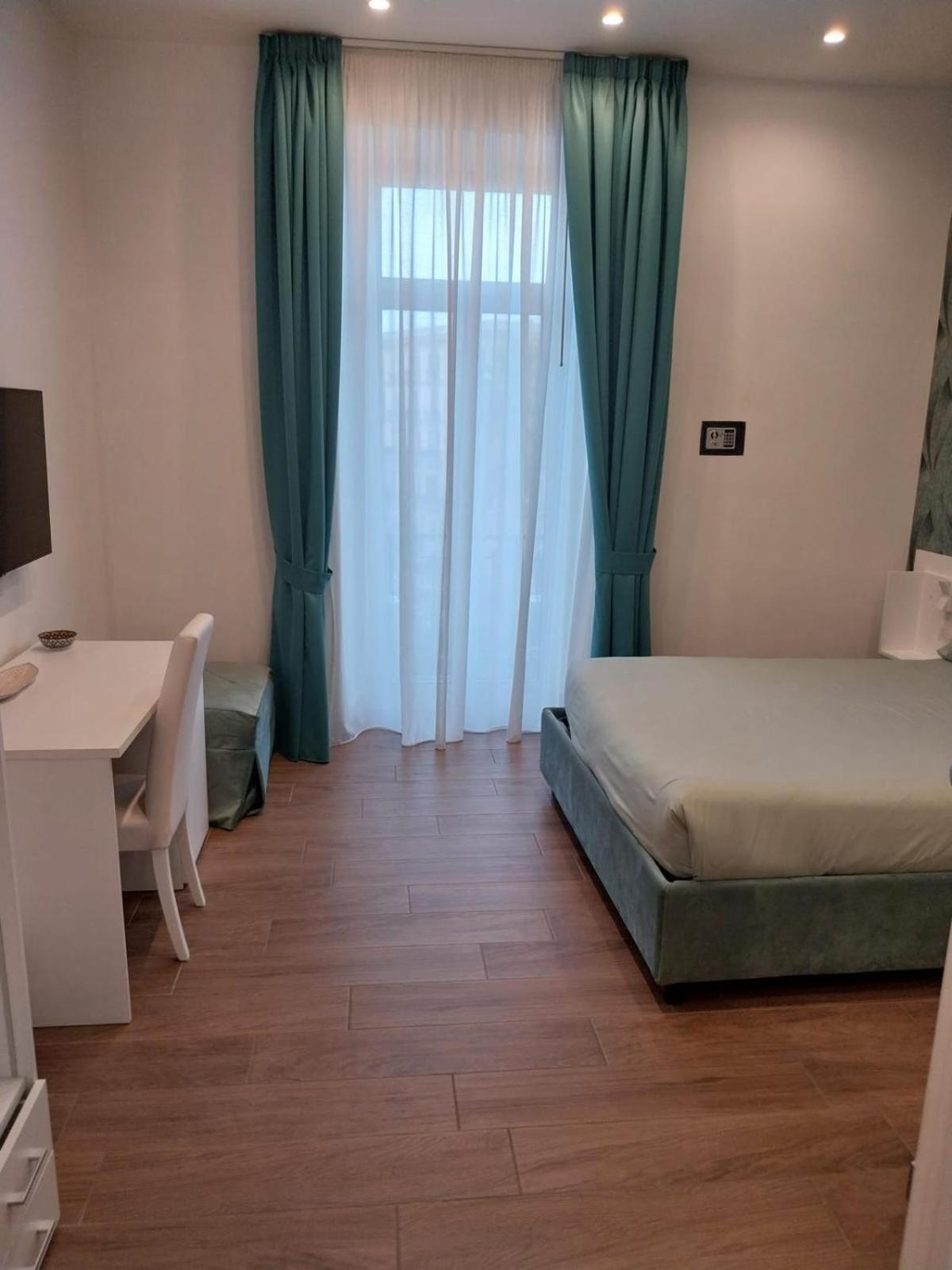 B&B Lungomare Sannazzaro Napoli Bagian luar foto